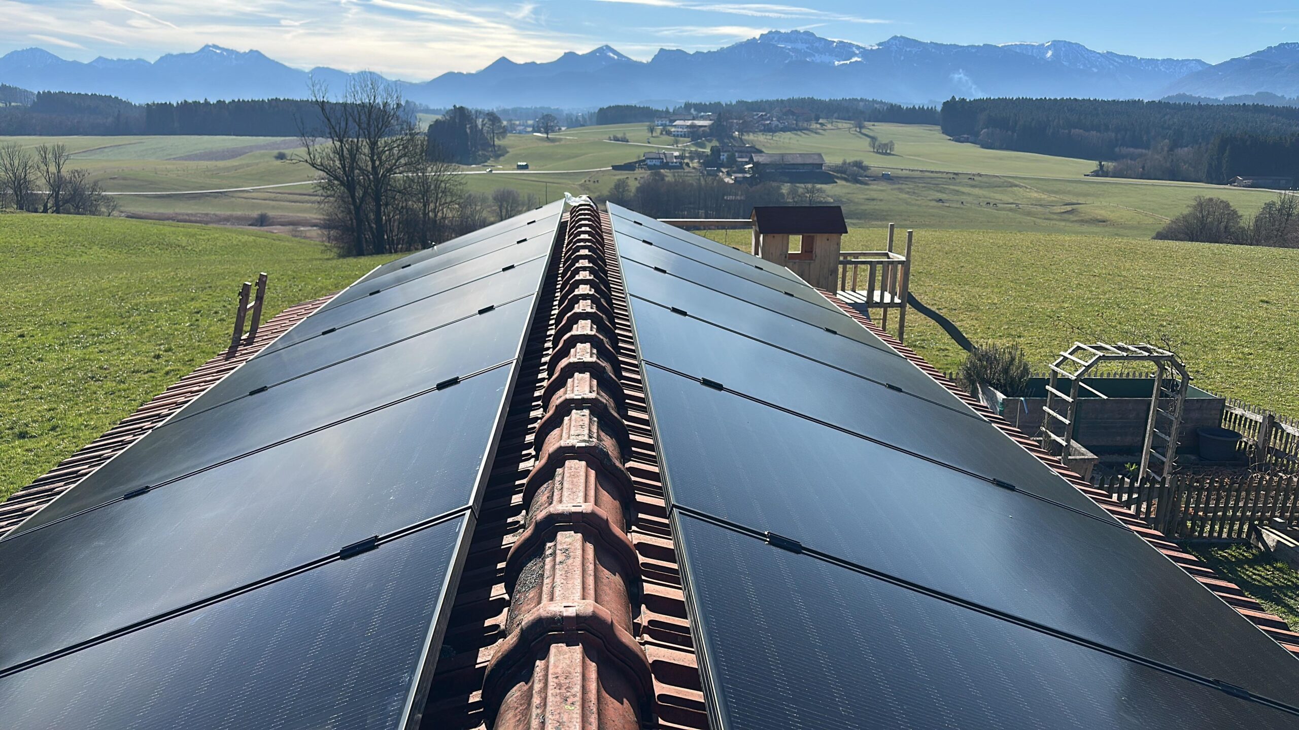 Photovoltaik Anlage am Chiemsee – nachhaltige Energie vom Elektriker